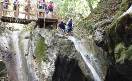 27 vodopádů: Zip 'n Splash dobrodružství s jízdou na koni - Photo 3 (Gallery view)
