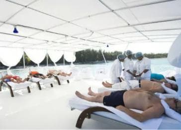 Privat: Floating Ocean Spa nur für Erwachsene mit Massage und Yoga - Photo 4 (Gallery view)
