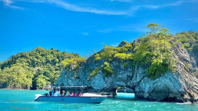 From Puntarenas: Tortuga Island VIP tour Full-Day - Photo 2 (Gallery view)
