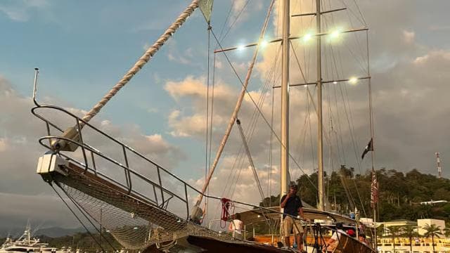 Quepos: Wooden Sail Yacht Cruise with Watersports and Food - Photo 3 (Gallery view)