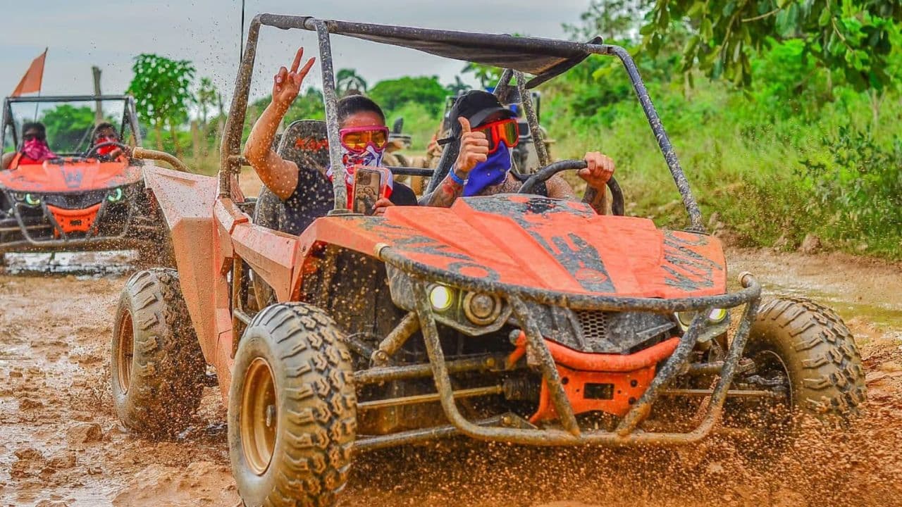Asombrosa actividad en buggy por la playa de macao y cueva - Dominican Republic