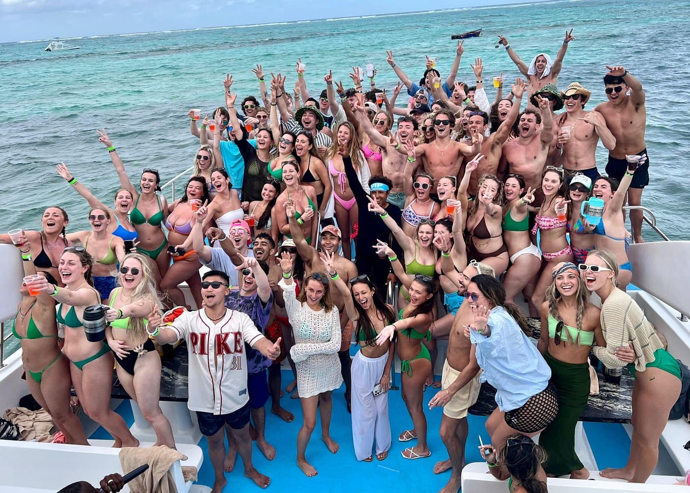Sand-Bar Punta Cana Party Boat unlimited drinks, snorkeling Vibes - Photo 2 (Gallery view)