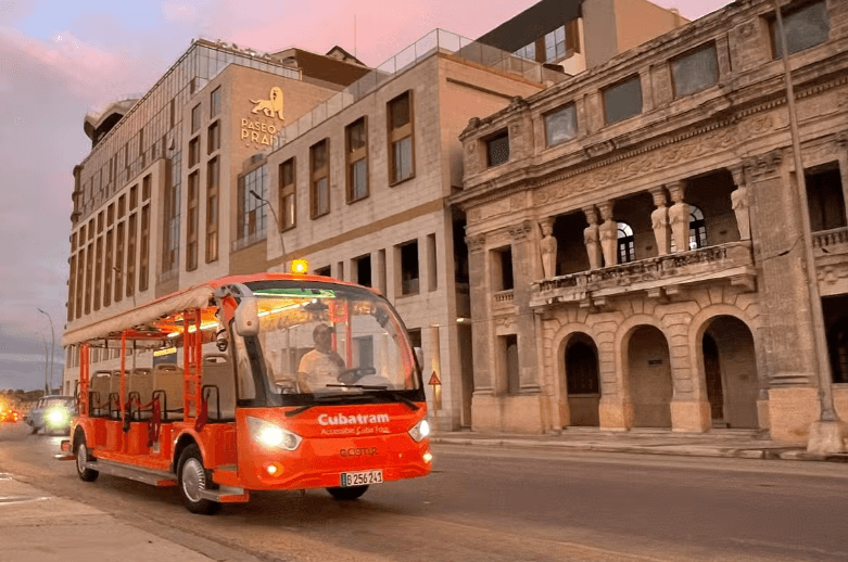 Havana Sightseeing Tram Tour - Photo 3 (Gallery view)