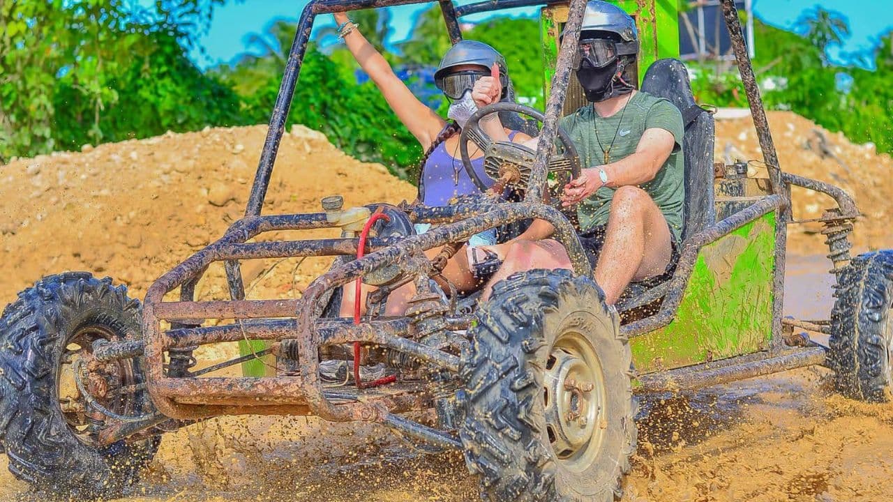 Asombrosa actividad en buggy por la playa de macao y cueva - Dominican Republic