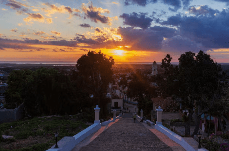 Free Tour of La Vigia Hill at Sunset - Photo 3 (Gallery view)