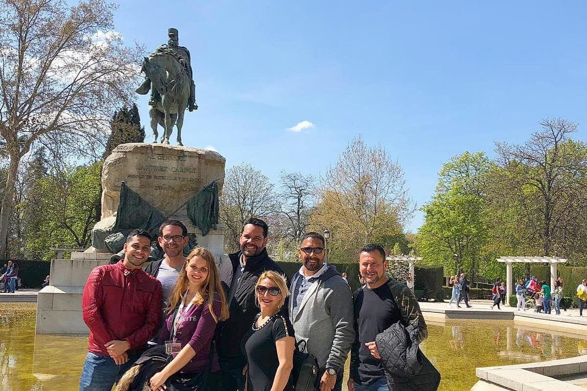Madrid: El Retiro Park Guided Tour and Tapas - Photo 4 (Gallery view)