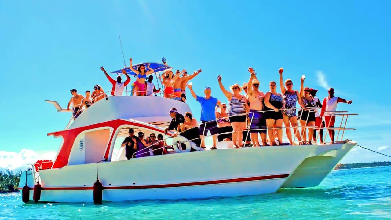 Party boat in Punta Cana with Open Bar and Reef Snorkeling - Photo 3 (Gallery view)