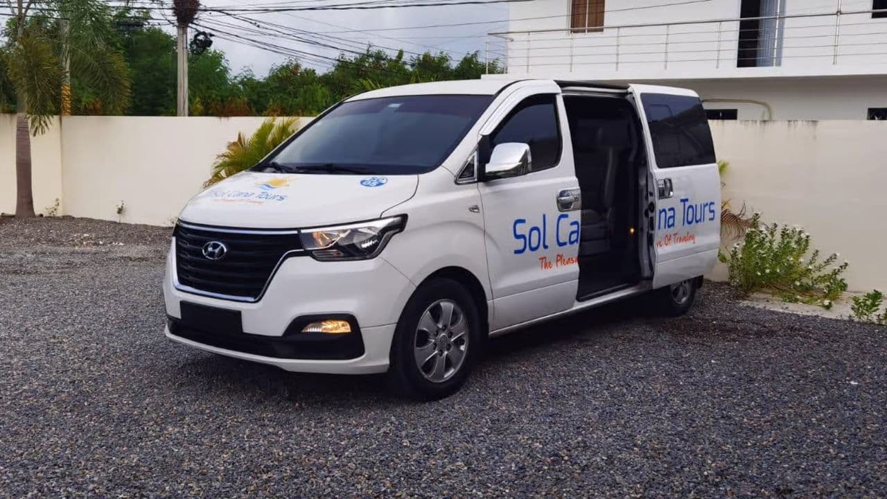 Private Transfer Lopesan Costa Bavaro to Punta Cana Airport - Photo 2 (Gallery view)