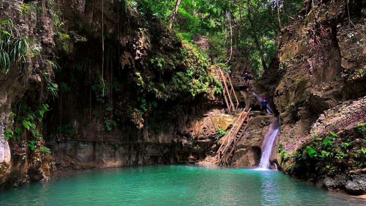Amber Cove-Taino Bay 7 Damajaguas Water Falls + Local Food. - Dominican Republic