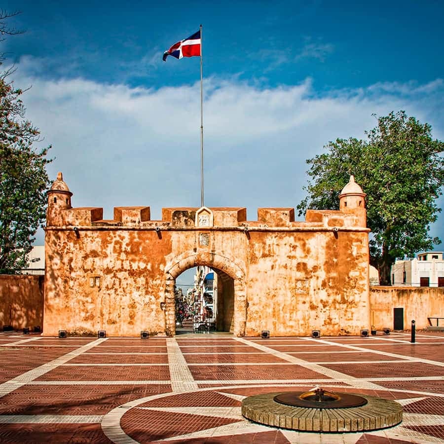 Punta Cana: Santo Domingo Day Trip with Columbus Lighthouse - Dominican Republic